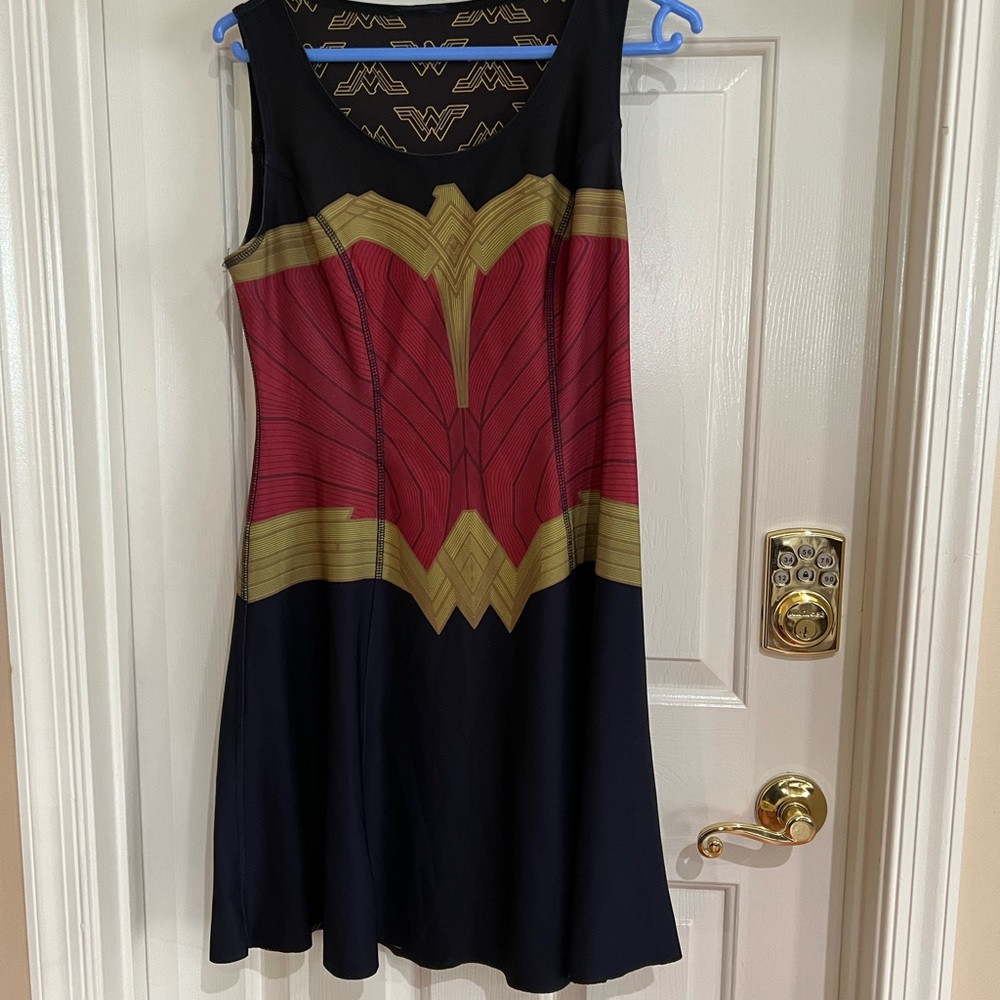 Wonder Woman reversible dress. - Picture 4 of 7